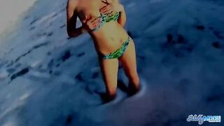 An Iraqi beauty has shown all her erotic charms on cam