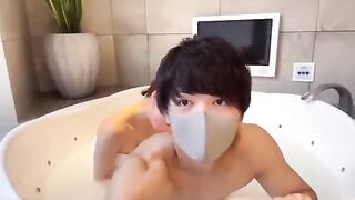 Japanese guy’s slippery handjob with lotion leads to an intense, oiled-up finish