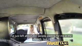 The bride met a taxi driver and changed her clothes with him