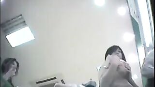 A girl was paying at the shop and was secretly filming