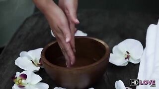 I Had the Most Amazing Erotic Massage from a Friend Ever