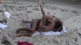 Real hidden camera footage of people having fun on the beach