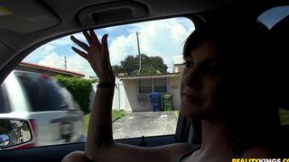 A skinny girl got into a car with a pickuper and got fucked