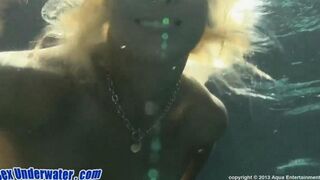 Girl made a blowjob underwater in the pool