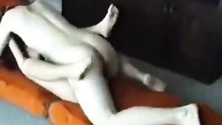 The couple has sex at home without hiding anything