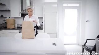 I got horny and had sex with the cute maid in stockings
