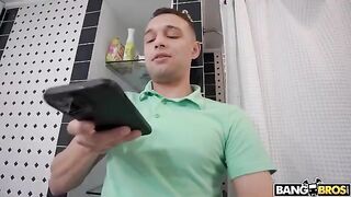 A hot stepmom is not able to withstand the heat