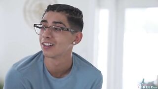 A pervert guy got stuck to stepmom’s natural boobs in a steamy scene