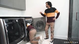Lookalikes screwed the hot MILF in a steamy threesome