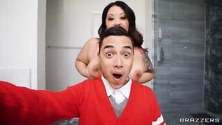 Tokyo Leigh needs help with her kinky selfie ideas