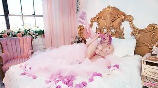 A girl with a beautiful body leads a glamorous lifestyle and fucks toys