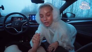 A slutty college girl gets her throat filled with cum in a steamy car scene