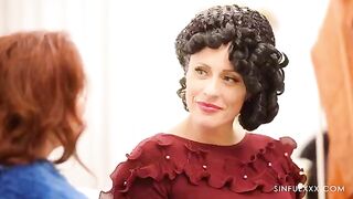 The tender sex of a king, or how the guy gently fucked his girlfriend in latex