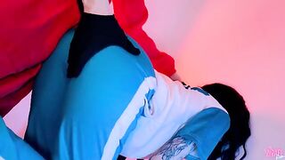 A slutty girl is playing a naughty game with her warden
