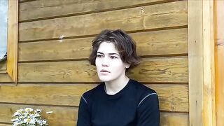 Which of us is the log? A funny question from a behind-the-scenes vlog