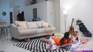 A bunch of wet pussies in one hot threesome action