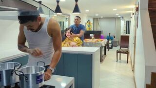 The guy fucked appetizing woman before dinner in the kitchen