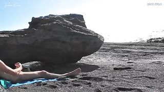 A girl removes her swimsuit and rubs herself while you masturbate