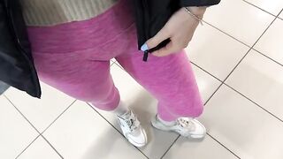 Don't turn around, just moan louder: the Italian babe's quickie in the toilet