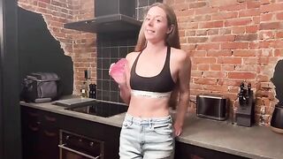 The beautiful woman received a hard cock as a reward in the kitchen