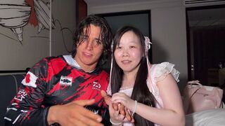 A Chinese singer got fucked by a muscular man