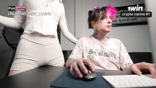 A girl rubs her pussy on the rubbing table and achieves orgasm