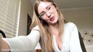 A girl with glasses makes you cum with her sexy lips
