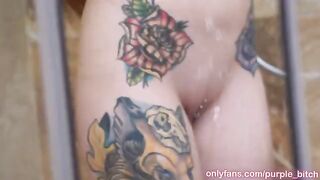 Guy fucked his stepsister under the shower, a steamy affair